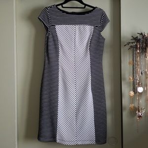 Cute cap sleeve visually slimming dress